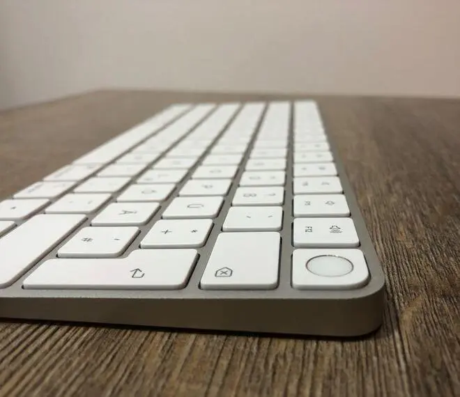 Оновлення безпеки для Magic Keyboard від Apple